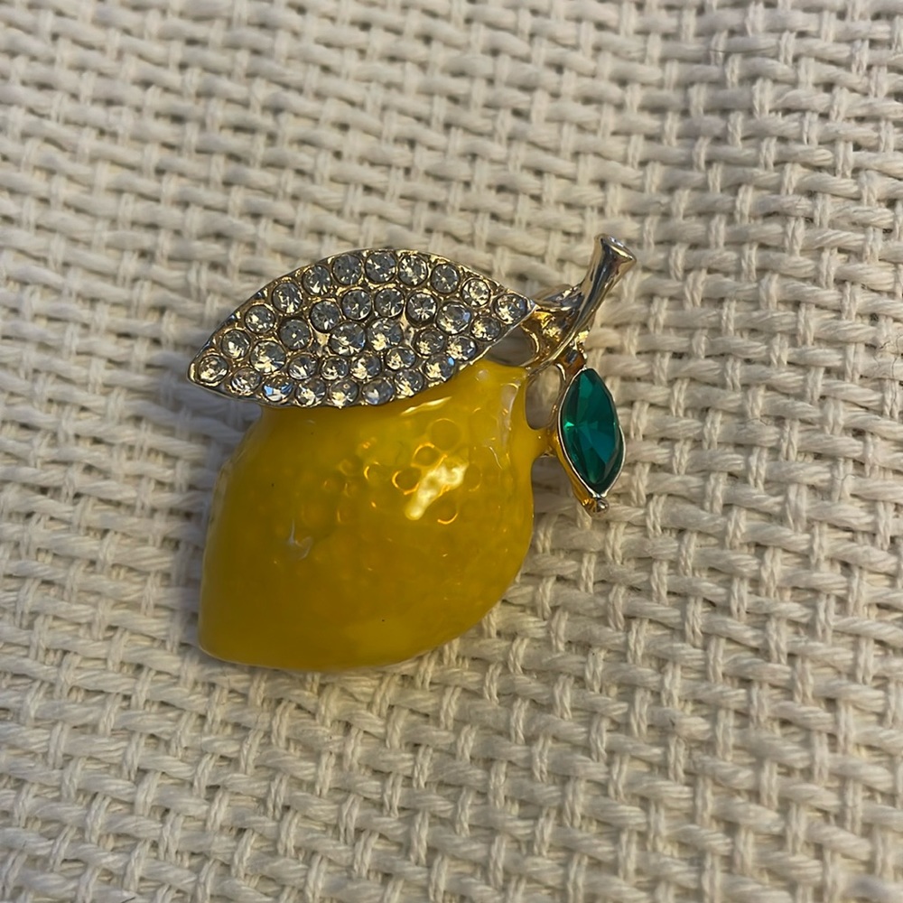NWOT Lemon Brooch